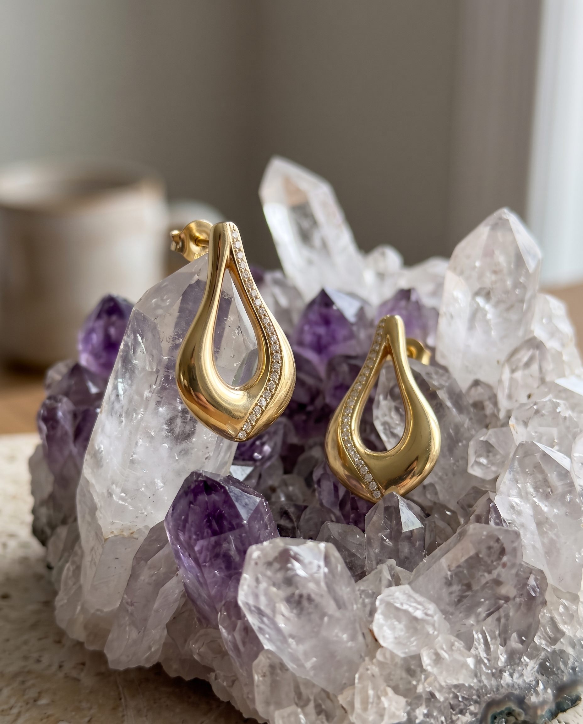 Angled Mineral jewelry photography example 12