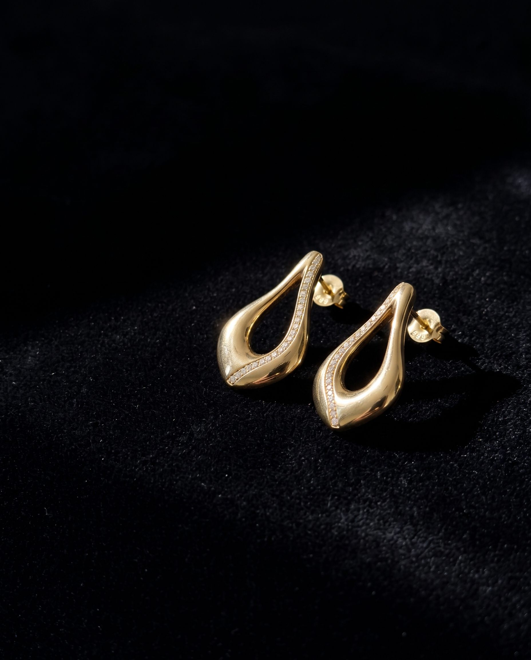 Deep Velvet jewelry photography example 10