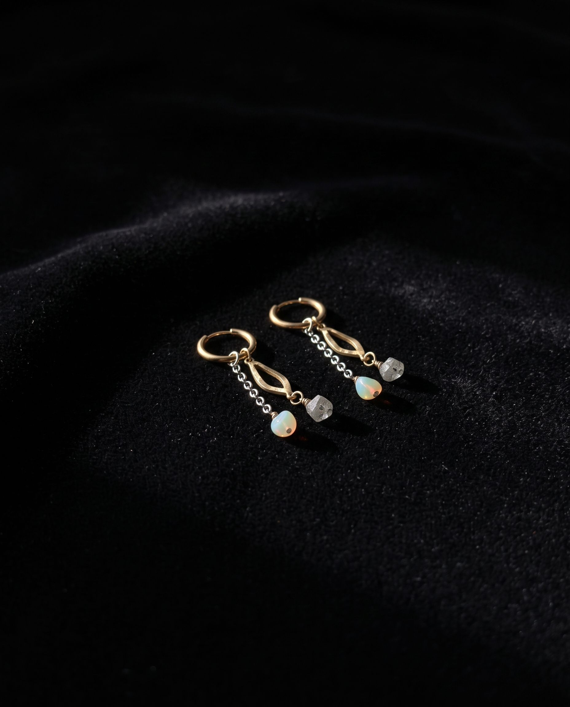 Deep Velvet jewelry photography example 18