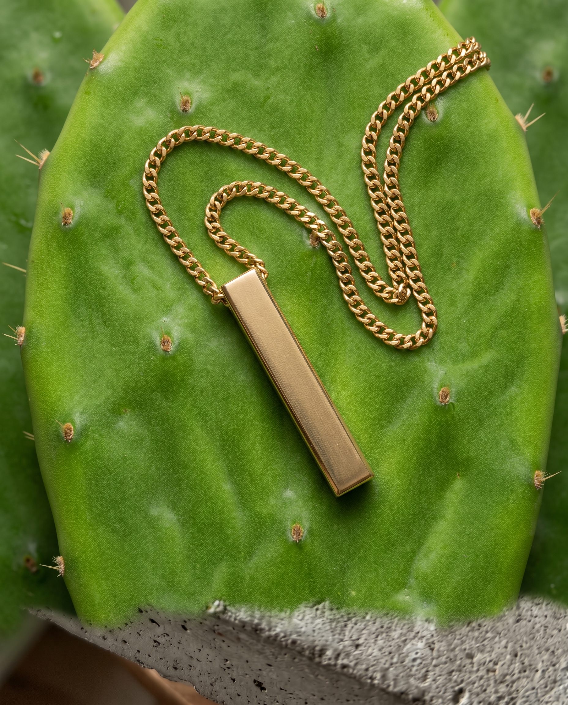 Flower Date jewelry photography example 15