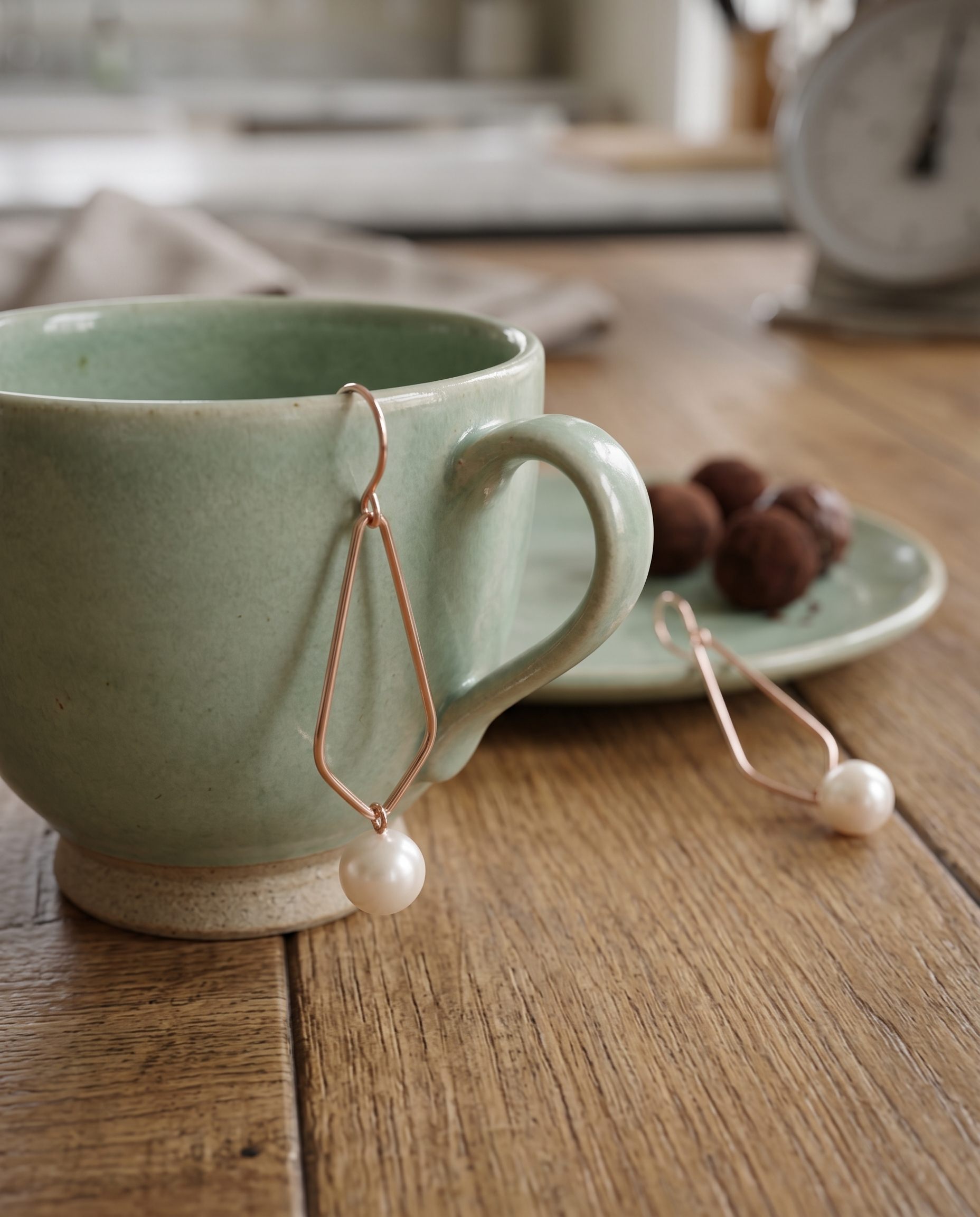 Object Depth jewelry photography example 11