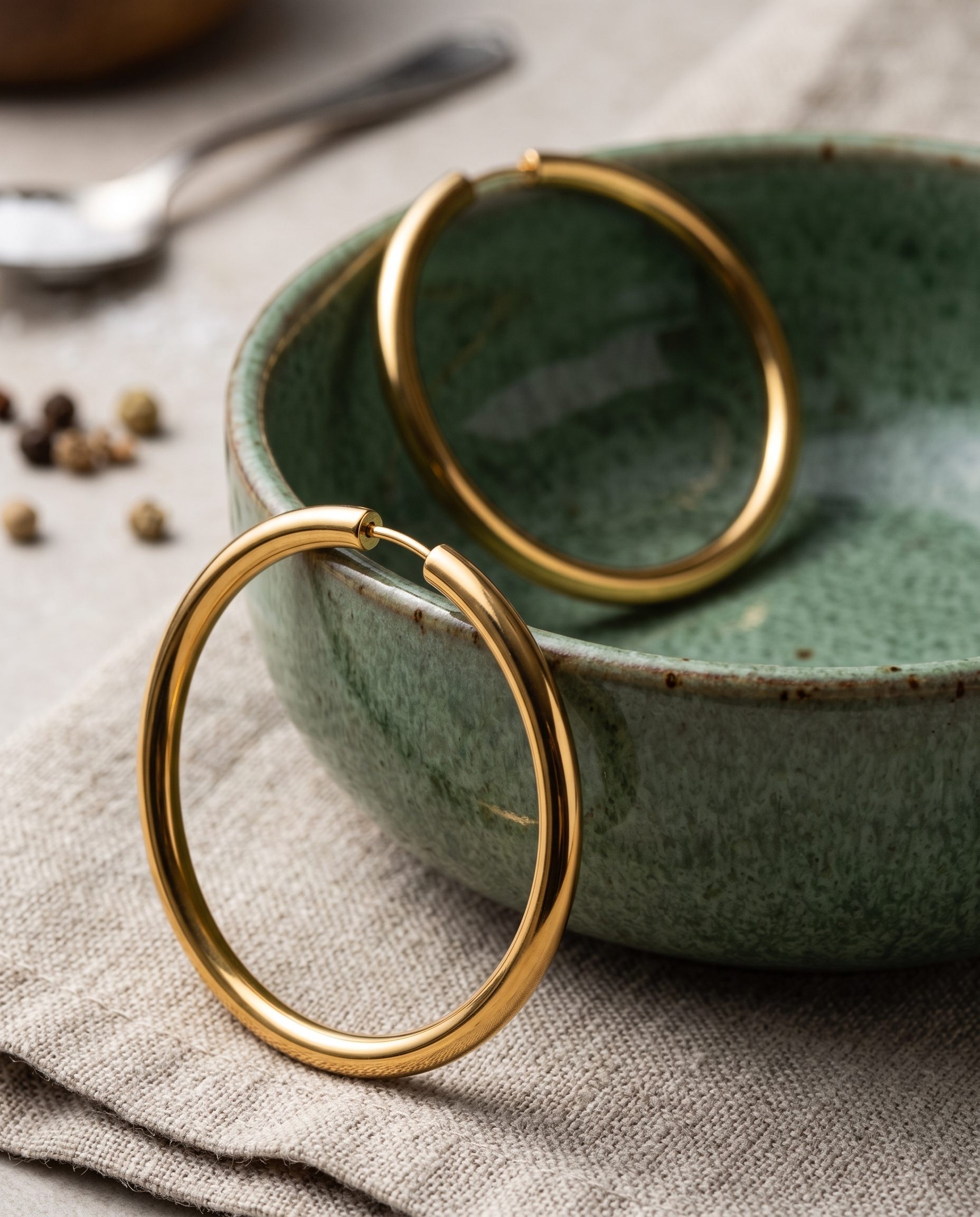 Object Depth jewelry photography example 12