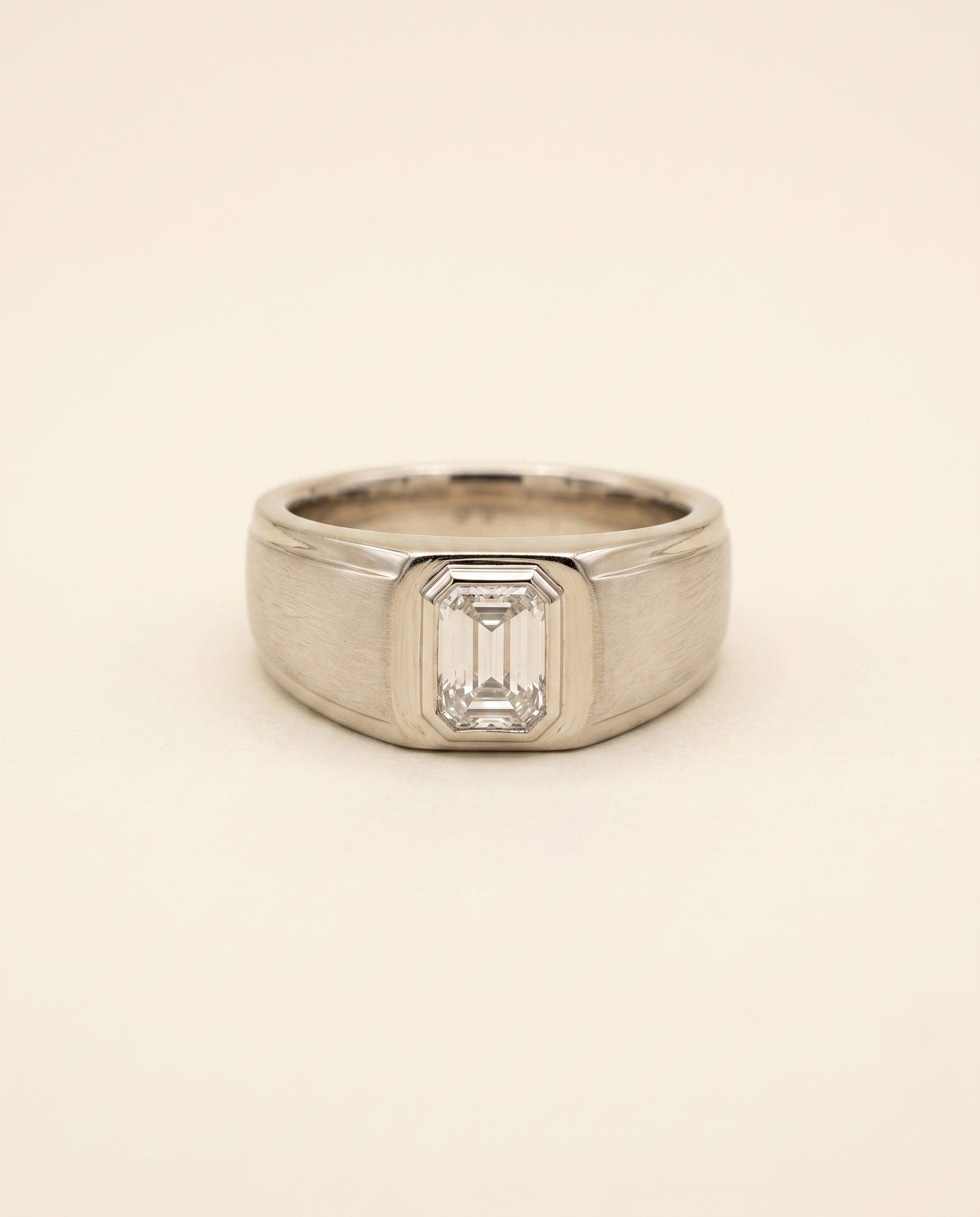 Seamless Pure jewelry photography example 14
