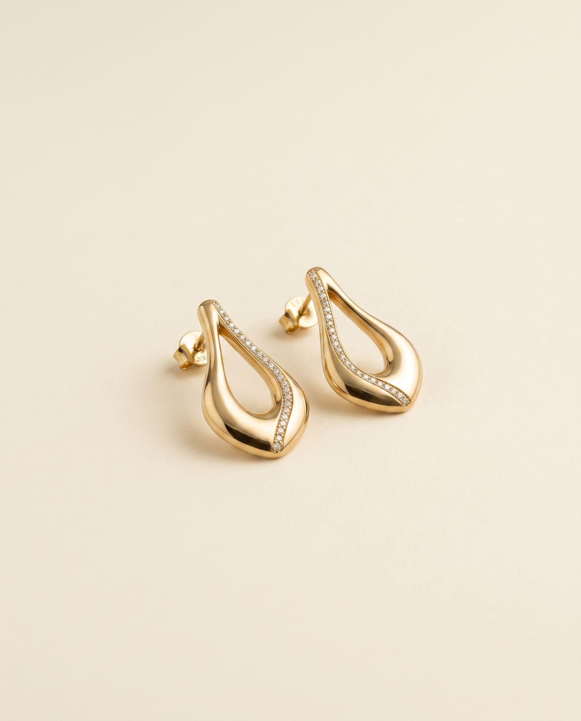 Seamless Pure jewelry photography example 19